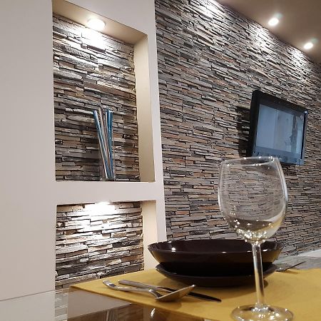 Woodstone Apartment 플로이에슈티 외부 사진