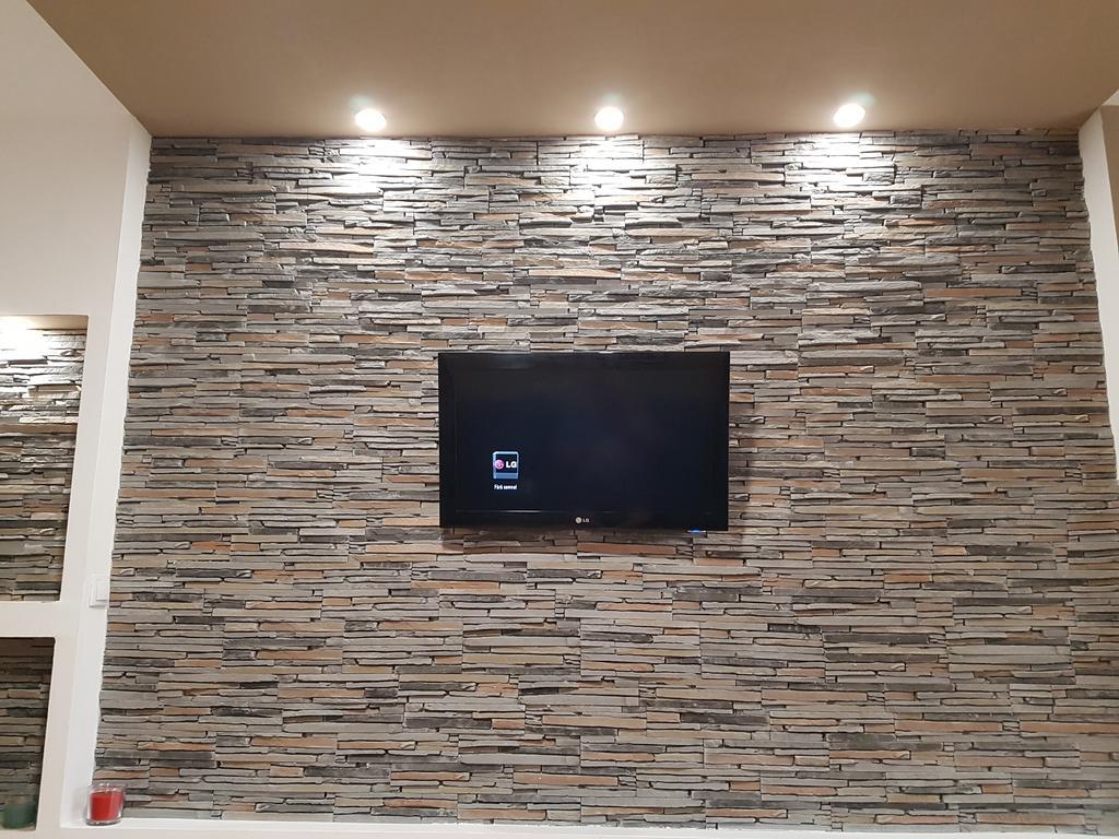 Woodstone Apartment 플로이에슈티 외부 사진