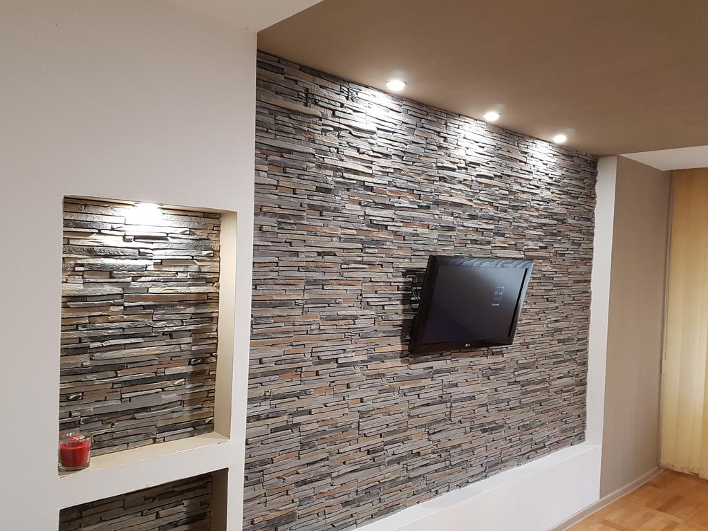 Woodstone Apartment 플로이에슈티 외부 사진