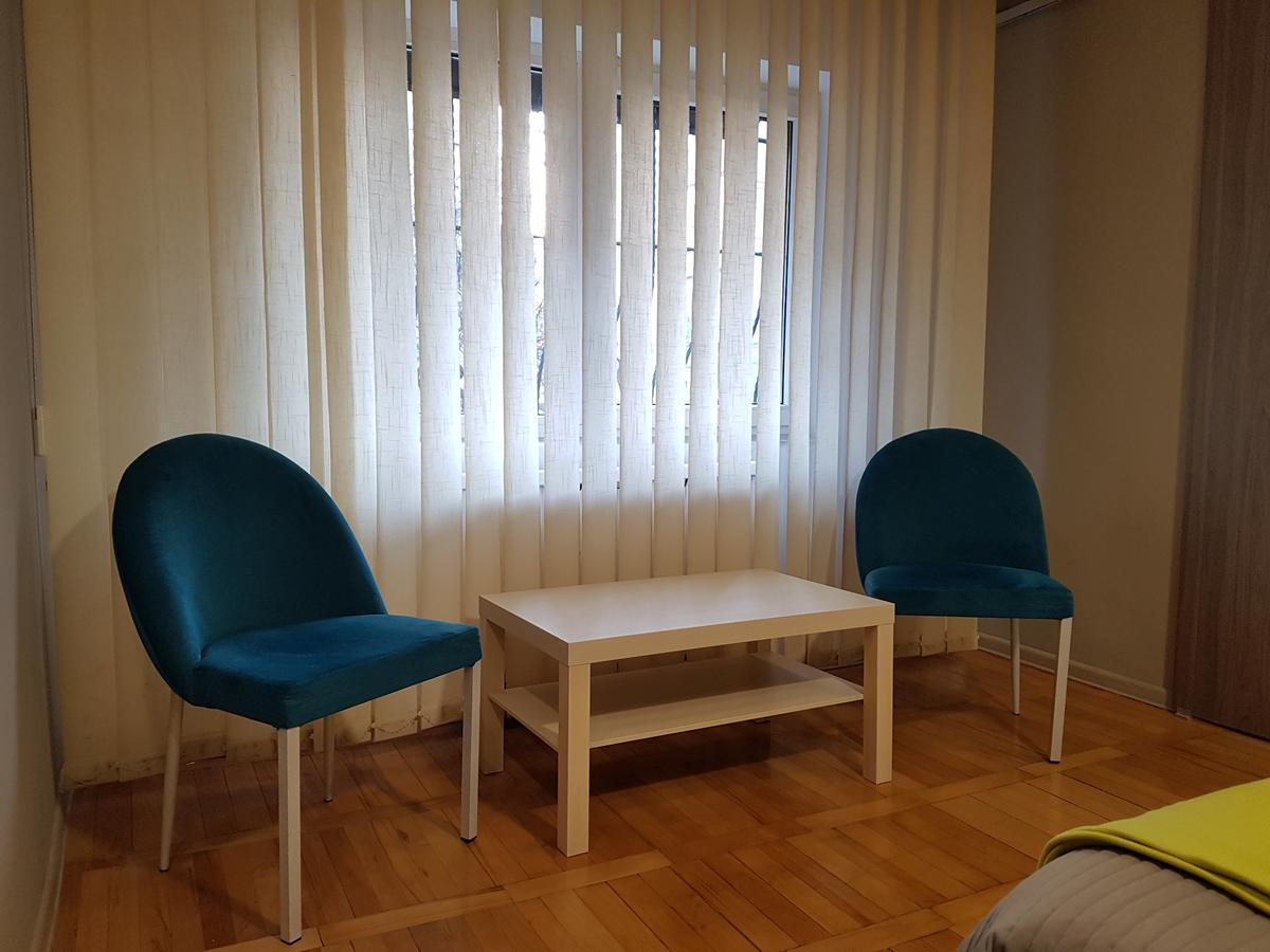 Woodstone Apartment 플로이에슈티 외부 사진